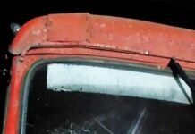 नगर – जामखेड एस टी बसवर अज्ञात हल्लेखोरांनी केली दगडफेक