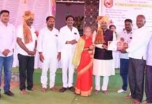 शिक्षक मनोहर इनामदार हे राज्यस्तरीय ‘शिवगौरव’ पुरस्काराने सन्मानित