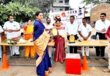 जामखेड राष्ट्रवादी सांस्कृतिक विभागाने महिला दिनानिमित्त केला महिलांचा सन्मान.