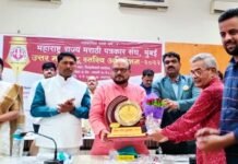 पत्रकार प्रकाश खंडागळे यांचा जीवनगौरव पुरस्काराने सन्मानित