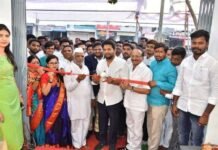 कोवीड काळात दिलासा देण्याचे काम डॉ दारकुंडे यांनी केले. खा. सुजय विखे-पाटील