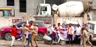 जामखेडला मुख्यमंत्र्यांच्या ताफ्याला शिवसेना उद्धव गटाच्या कार्यकर्त्यांनी घोषणा देऊन केला निषेध….