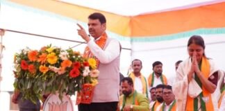 मुख्यमंत्री म्हणून मी पूर्ण ताकदीने रामभाऊंच्या पाठीशी उभा – मुख्यमंत्री देवेंद्र फडणवीस