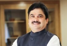 ऐतिहासिक मणिकर्णिका घाट पाडकाम पार्श्वभूमीवर सभापती प्रा. राम शिंदे आक्रमक.