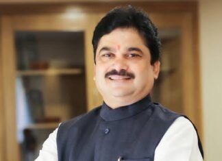 ऐतिहासिक मणिकर्णिका घाट पाडकाम पार्श्वभूमीवर सभापती प्रा. राम शिंदे आक्रमक.