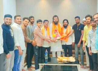 वसीम बिल्डर मित्र मंडळ व मोगलपुरा यंग ग्रुपच्या वतीने नगरसेवकांचा सन्मान