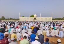 जामखेड तालुक्यात रमजान ईद उत्साहात साजरी; विश्वशांतीसाठी केली प्रार्थना