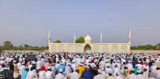 जामखेड तालुक्यात रमजान ईद उत्साहात साजरी; विश्वशांतीसाठी केली प्रार्थना