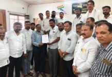 आंदोलनकर्त्यांनी बैठकीत राष्ट्रीय महामार्गाच्या अधिकार्यास धरले धारेवर