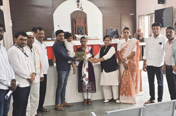 जामखेड लोकन्यायालयात तुटलेले संसार पुन्हा सांधले; पोटगीचे प्रकरण मिटवून कुमटकर दाम्पत्य पुन्हा एकत्र