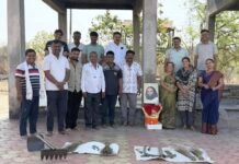 खर्डा येथील स्मशानभूमीत आर्ट ऑफ लिविंगच्या वतीने स्वच्छता मोहीम