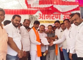 संघर्ष योद्धा मनोज जरांगे पाटील यांची जामखेडच्या उपोषणस्थळी भेट