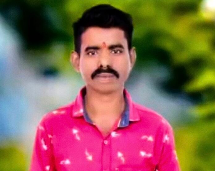 बैलगाडी अंगावर उलटुन तरुण शेतकर्याचा मृत्यू