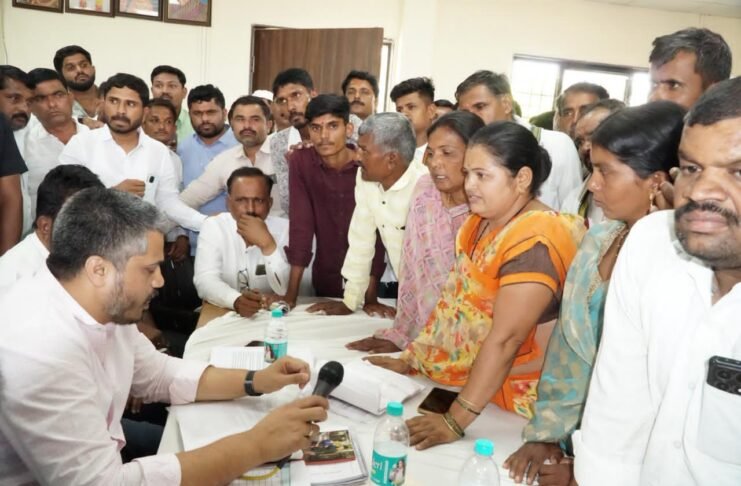 नागरिकांच्या प्रश्नांवर तत्काळ कार्यवाहीच्या आ. रोहित पवारांच्या सूचना