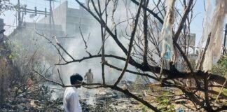 जामखेड शहरात शॉर्टसर्किटमुळे वीज वितरण कंपनीच्या आवारातील कचऱ्याला भीषण आग