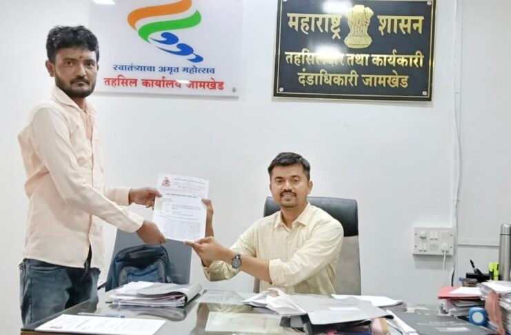 मोहा परिसरातील कला केंद्रांवर कारवाईची मागणी; तहसीलदारांना निवेदन सादर.