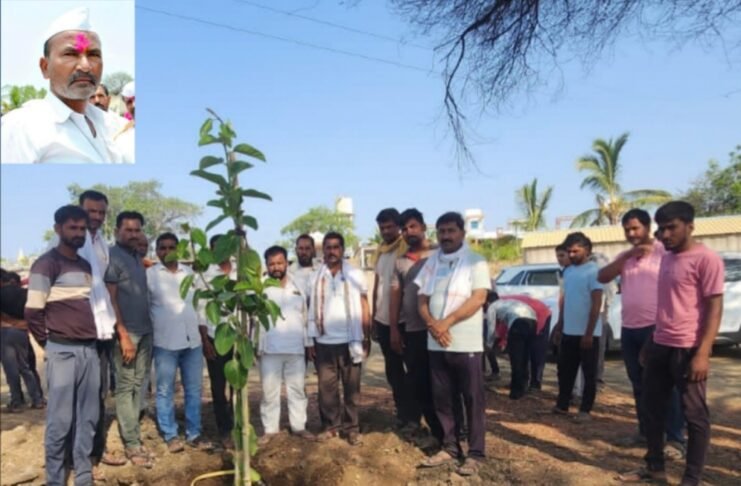 बांधखडक येथे अस्थी विसर्जित एवजी वृक्षरोपण करत दिला सामाजिक संदेश