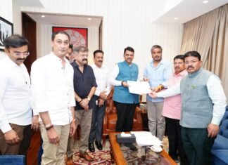 शेतकरी कर्जमाफीसह, विद्यार्थ्यांच्या प्रश्नांसंदर्भात आ. रोहित पवार यांची मुख्यमंत्र्यांशी चर्चा