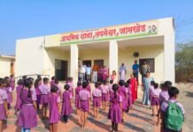 जि.प. प्राथमिक तपनेश्वर शाळेस सुविधा उपलब्ध करून देण्याची मागणी