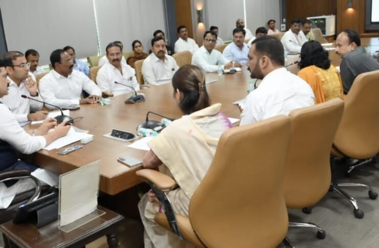 जामखेड पाणीपुरवठा व मलनिस्सारण प्रकल्प गतीने पूर्ण करण्याचे निर्देश – सभापती प्रा. राम शिंदे