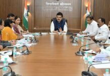 रस्ते विकासकामांची गुणवत्ता कायम राखत प्रलंबित कामांना गती द्या : सभापती प्रा. राम शिंदे