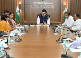 रस्ते विकासकामांची गुणवत्ता कायम राखत प्रलंबित कामांना गती द्या : सभापती प्रा. राम शिंदे