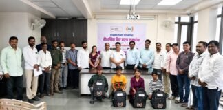 शैक्षणिक प्रवासाला बळ मिळण्यासाठी पत्रकारांच्या पाल्यांना शैक्षणिक किट वाटप