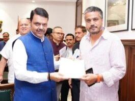 मतदारसंघातील प्रलंबित प्रश्नांबाबत आ.रोहित पवार यांची मुख्यमंत्र्यांसोबत भेट