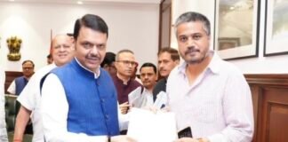 मतदारसंघातील प्रलंबित प्रश्नांबाबत आ.रोहित पवार यांची मुख्यमंत्र्यांसोबत भेट