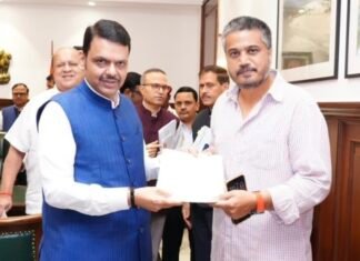 मतदारसंघातील प्रलंबित प्रश्नांबाबत आ.रोहित पवार यांची मुख्यमंत्र्यांसोबत भेट