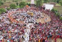 संत वामनभाऊंच्या पालखीचे जामखेडला पहिले गोल रिंगण उत्साहात संपन्न