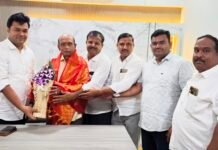 विद्यार्थ्यांच्या आरोग्यासाठी शिवसेनेचा स्तुत्य उपक्रम, जि.प. शाळांमध्ये प्रथमोपचार पेटीचे वितरण