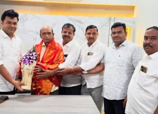 विद्यार्थ्यांच्या आरोग्यासाठी शिवसेनेचा स्तुत्य उपक्रम, जि.प. शाळांमध्ये प्रथमोपचार पेटीचे वितरण