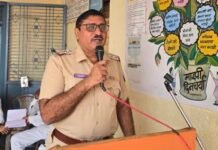 युवकांनी व्यसनमुक्त राहावे ही काळाची गरज : पो. नि. दशरथ चौधरी